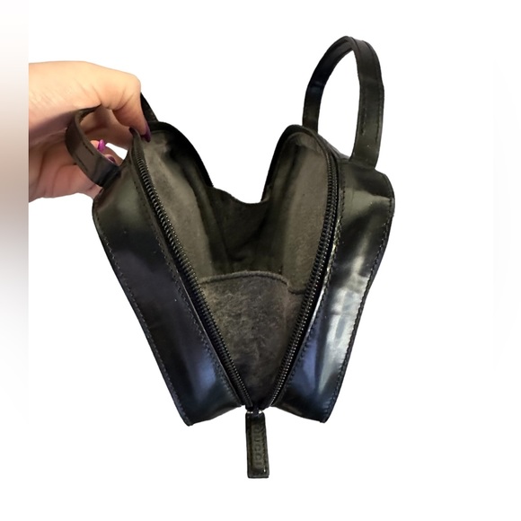 GUCCI VINTAGE EUC BLACK PATENT LEATHER MINI BAG W/COA - Picture 9 of 11